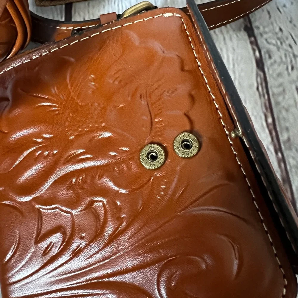 PATRICIA NASH TOOLED SATCHEL & WALLET